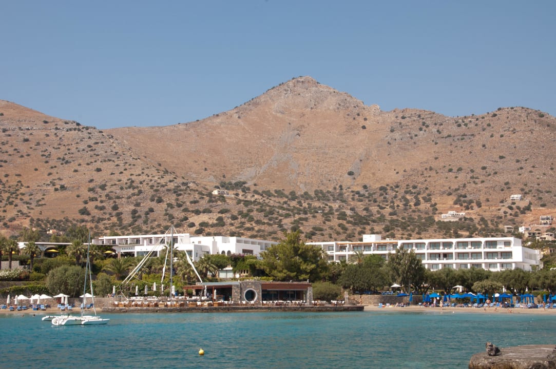 Blick auf Bar, Strand und Hotel Elounda Bay Palace Hotel