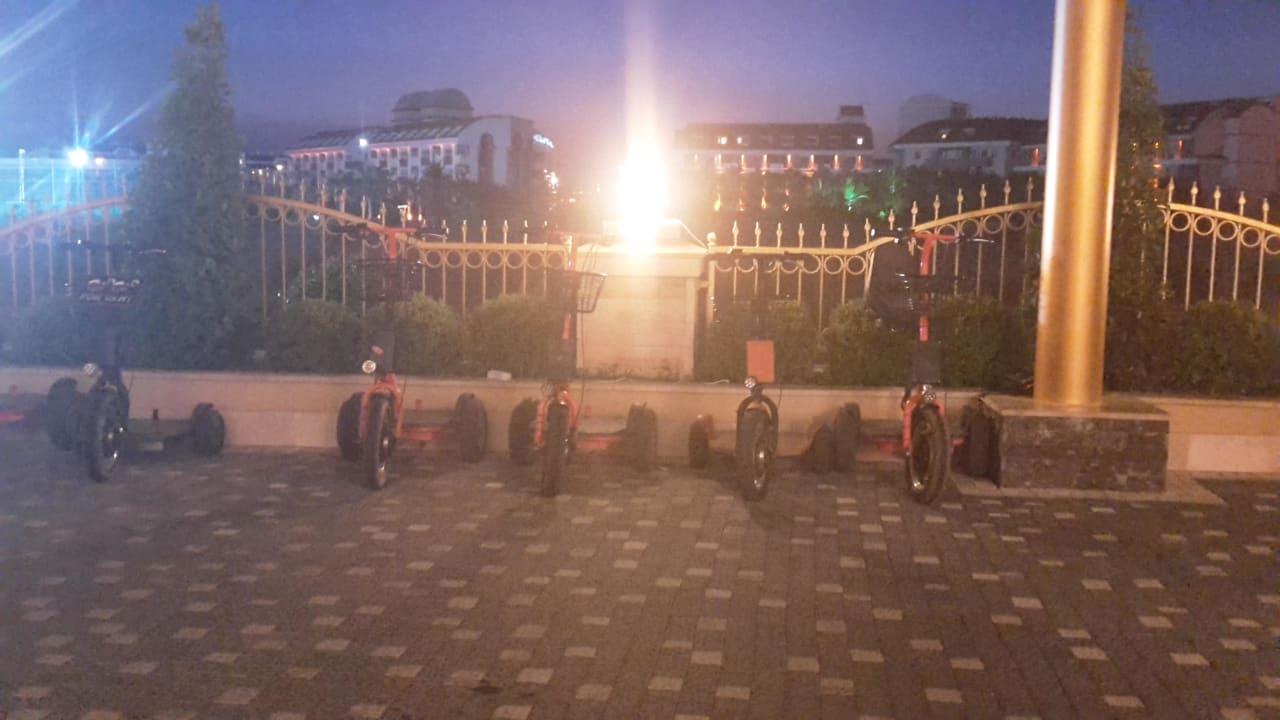 Eingang Well Palace Side