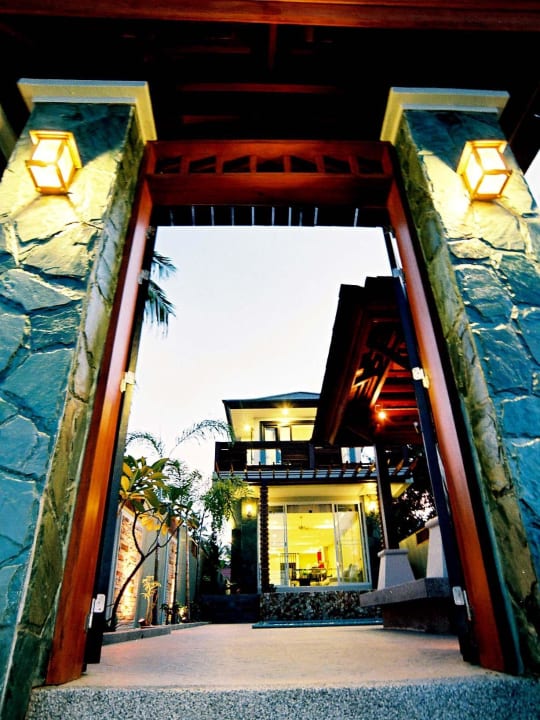 Eingang Beachseite Maenam Beach Villa