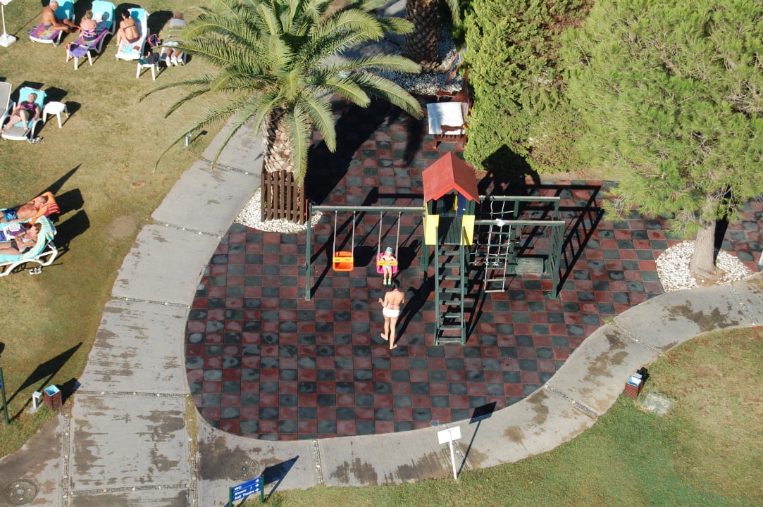 6. Etage Blick auf Spielplatz Hotel Ephesia