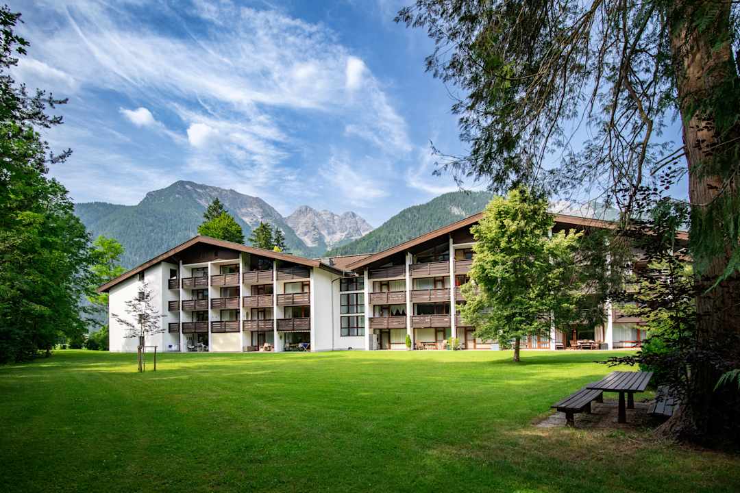 Außenansicht Ferienwohnung Mitterer Schlosspark Grubhof