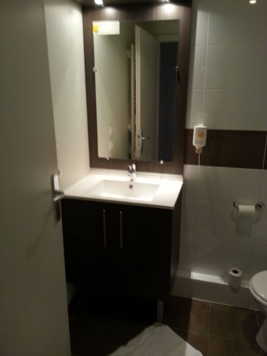 Wo soll man seine Zahnpasta hinstellen? Hotel Adagio Access Strassbourg Petite France