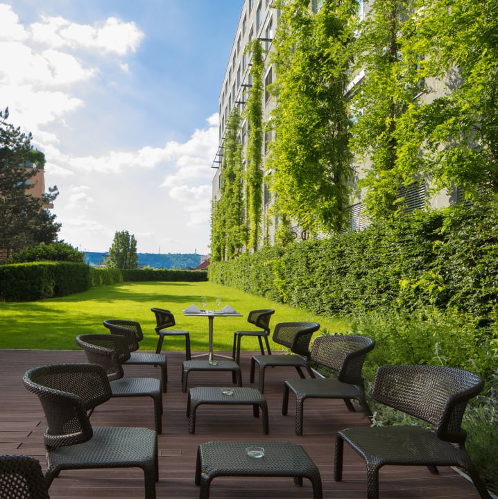 "Gartenanlage" Hotel Holiday Inn Prague Congress Centre (Prag / Praha