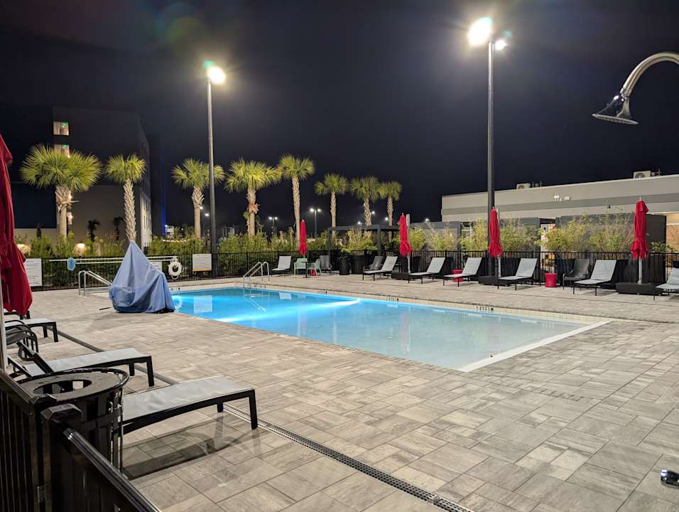 Pool Home2 Suites by Hilton Fort Walton Beach Eglin AirForce Base