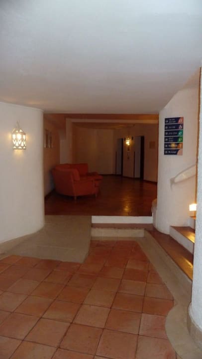 2. Oh - eine Rampe zum Aufzug zum Rest.  Tivoli Lagos Algarve Resort