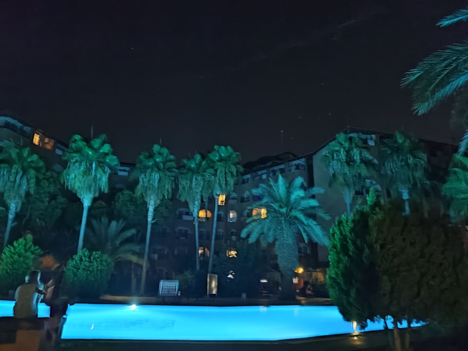 Pool Club Turtas Beach Hotel