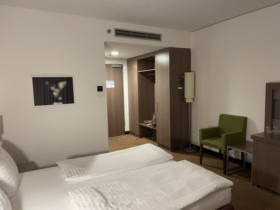 Zimmer IntercityHotel Berlin Hauptbahnhof