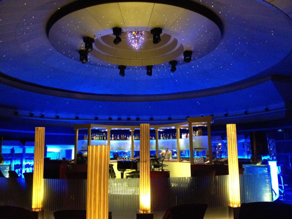 Hotelbar ganz oben mit Rundumblick Radisson Blu Hotel Shanghai New World