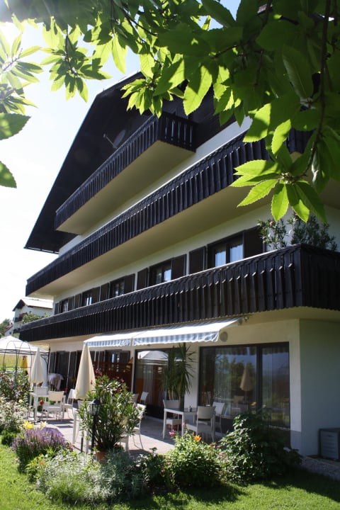 Garten mit Terrasse Gästehaus Falle-Greilacher