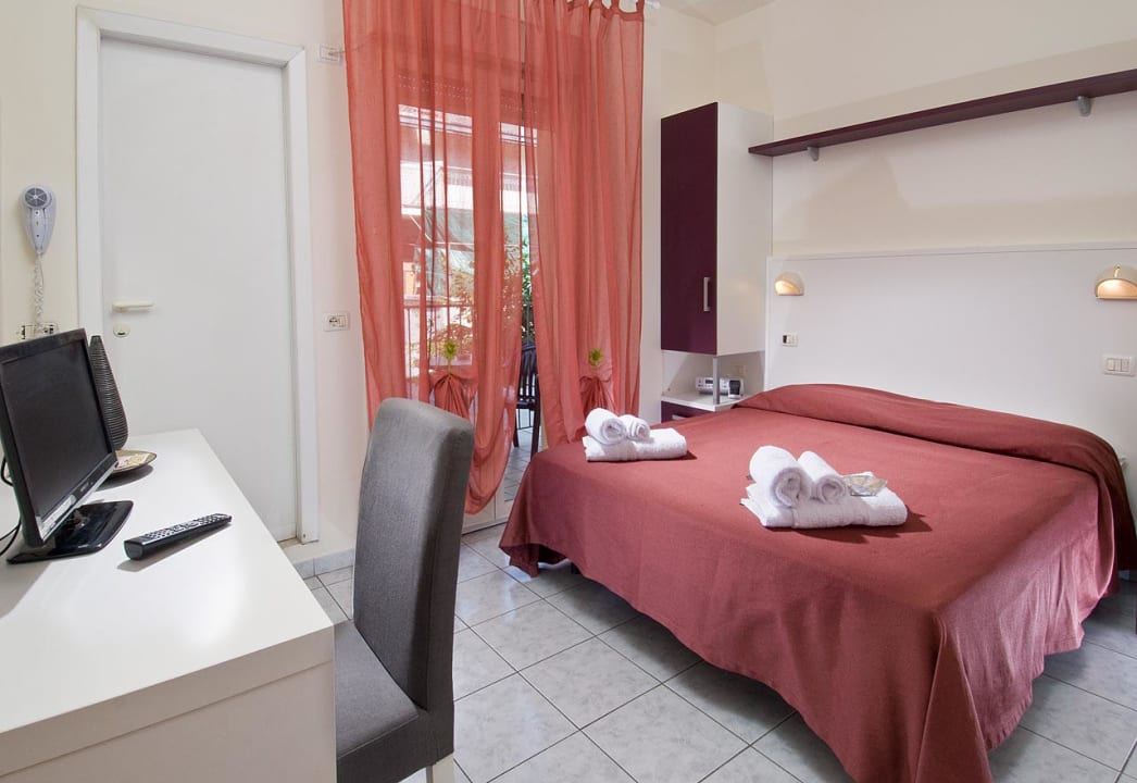 Camera Matrimoniale 1° piano ingresso libero   Hotel Locanda Rosy B&B