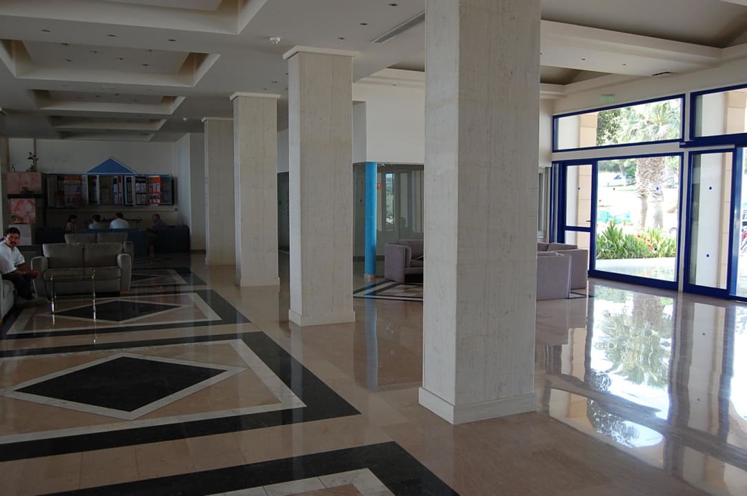 Lobby Kresten Palace Hotel