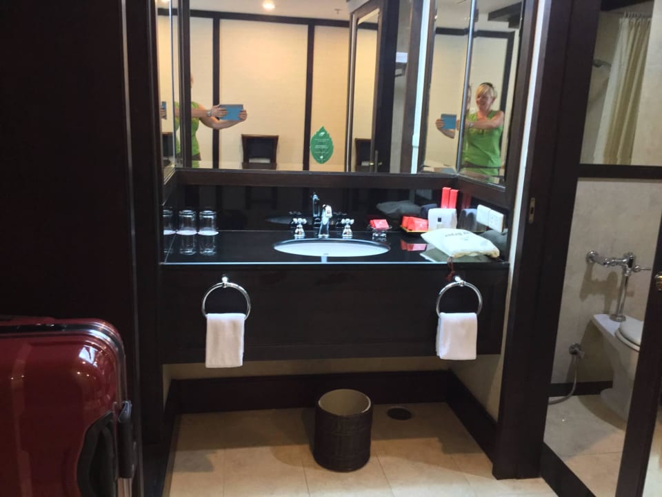 Offener Waschbereich Iyara Park Hotel & Resort