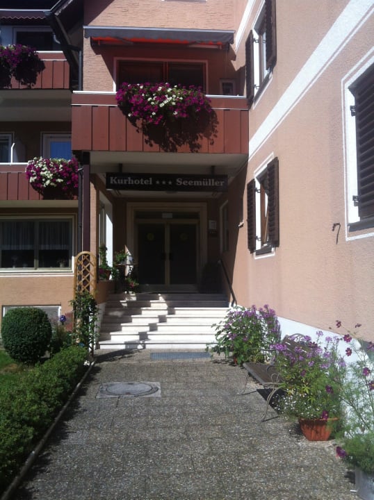 Eingang Kneipp-Kurhotel Seemüller