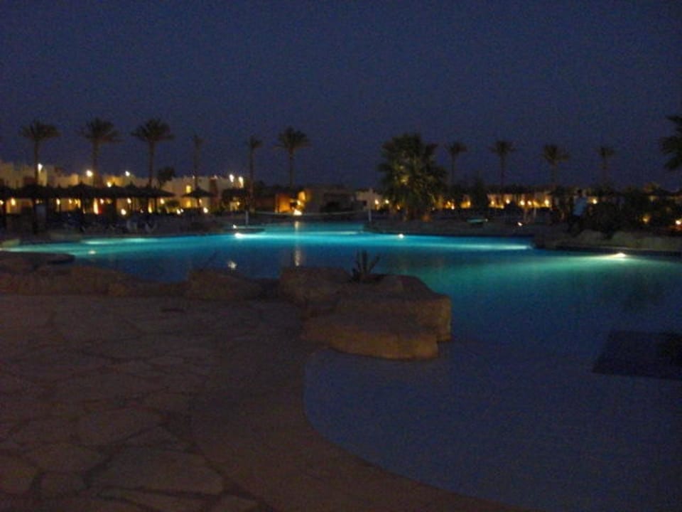 Großer Pool SUNRISE Royal Makadi Resort