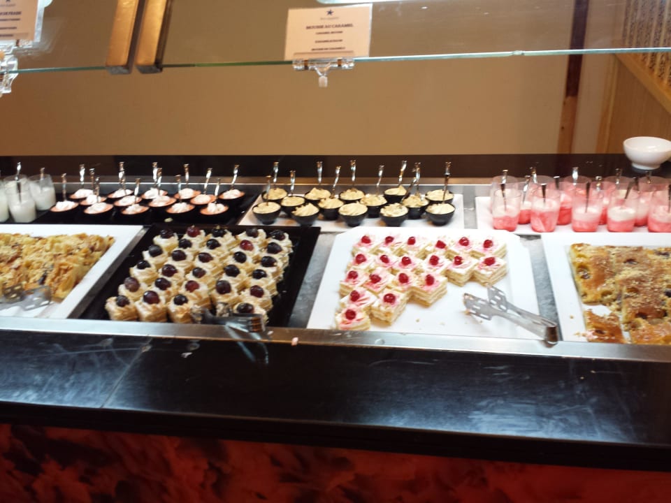 Kuchenbuffet Iberostar Waves Founty Beach