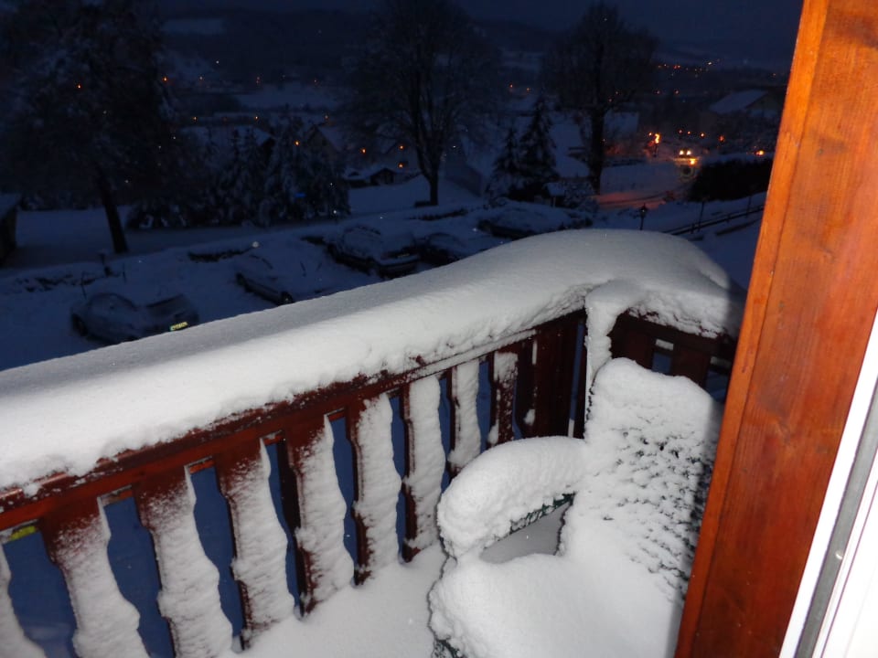 Wintereinbruch über Nacht Hotel Zum Poppschen Gut