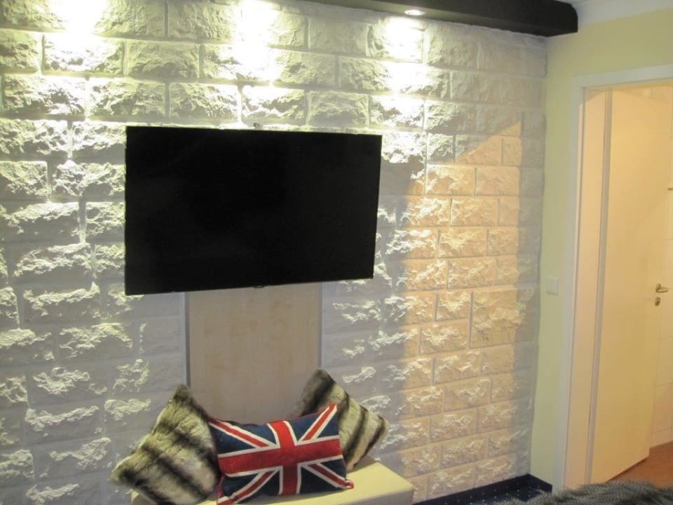 TV BLOCK Hotel & Living