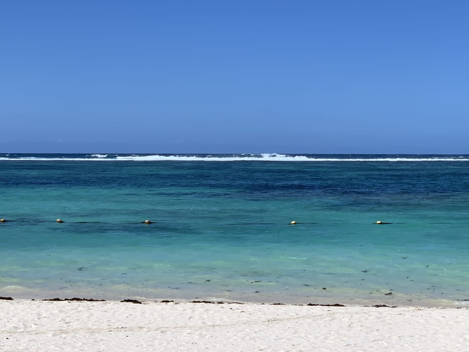 Strand Crystals Beach Resort Belle Mare, a member of Radisson Individuals