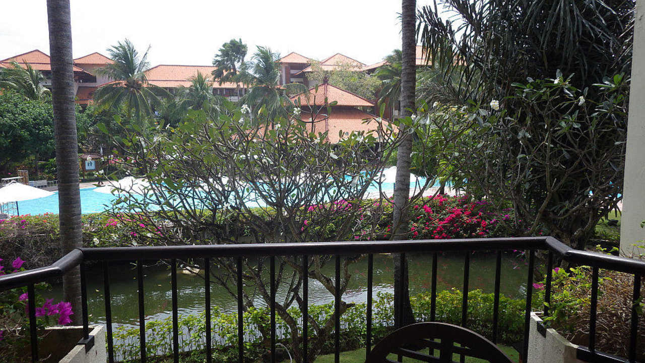 Zimmerausblick auf Garten und Pool Ayodya Resort Bali