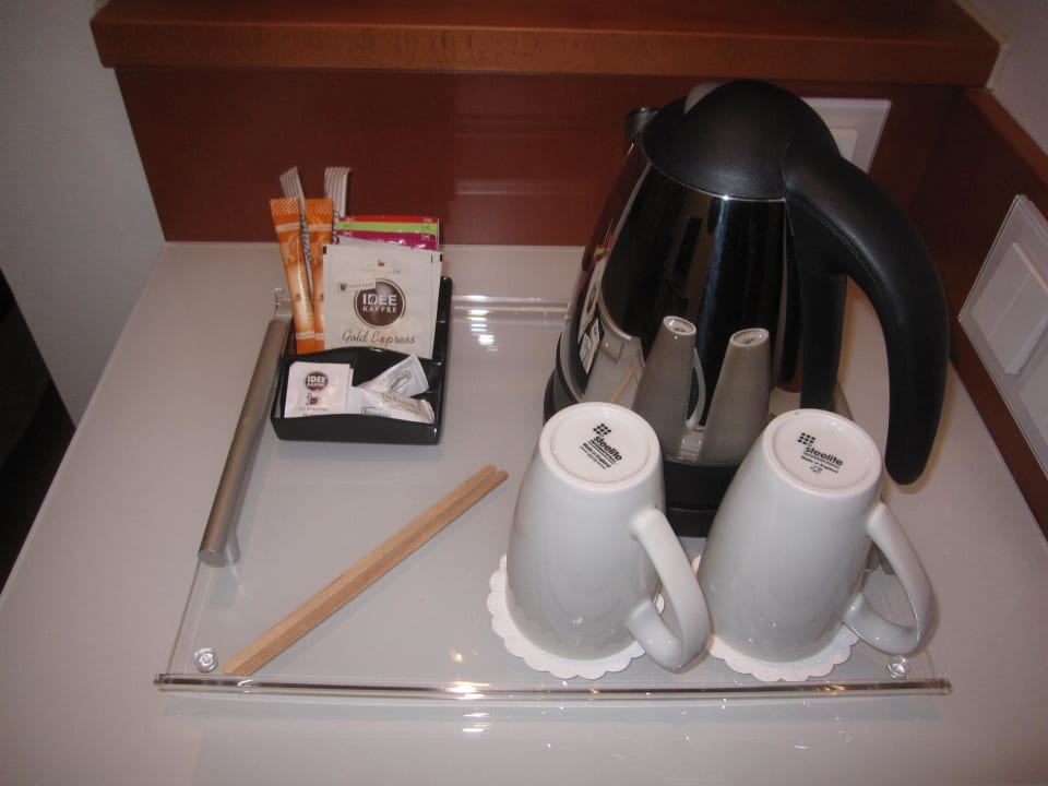 Tee- und Kaffeezubereitungsmöglichkeit ATLANTIC Hotel Wilhelmshaven