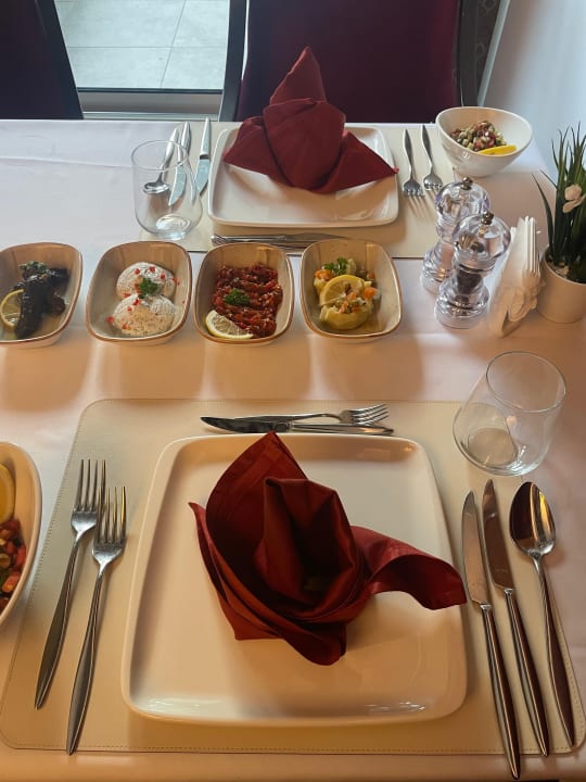 Gastro Well Palace Side