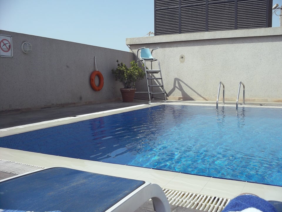 Pool La Quinta by Wyndham Dubai Jumeirah