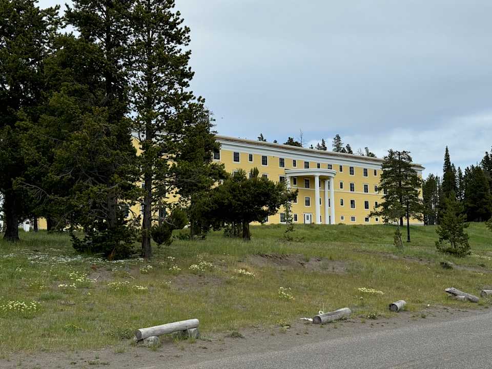 Außenansicht Hotel Lake Yellowstone