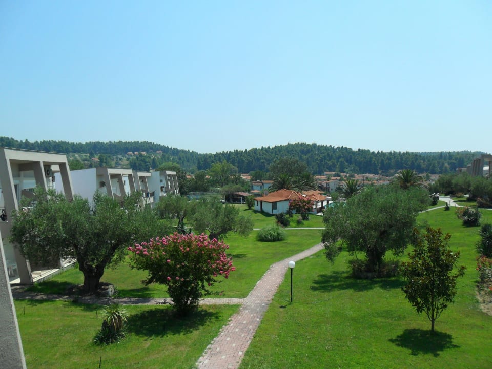 Ogród z balkonu Iris Hotel