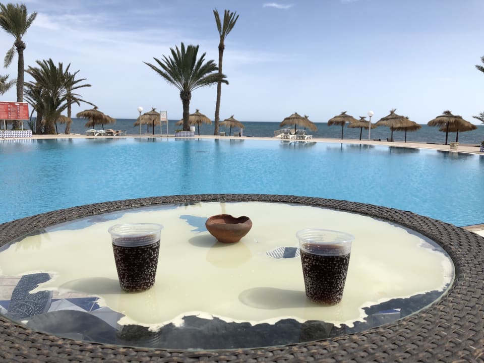 Ausblick schön, Möbel defekt Hotel El Mouradi Djerba Menzel