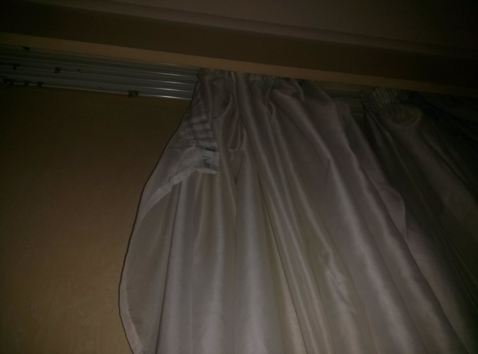 Defekte Vorhänge Ghazala Gardens