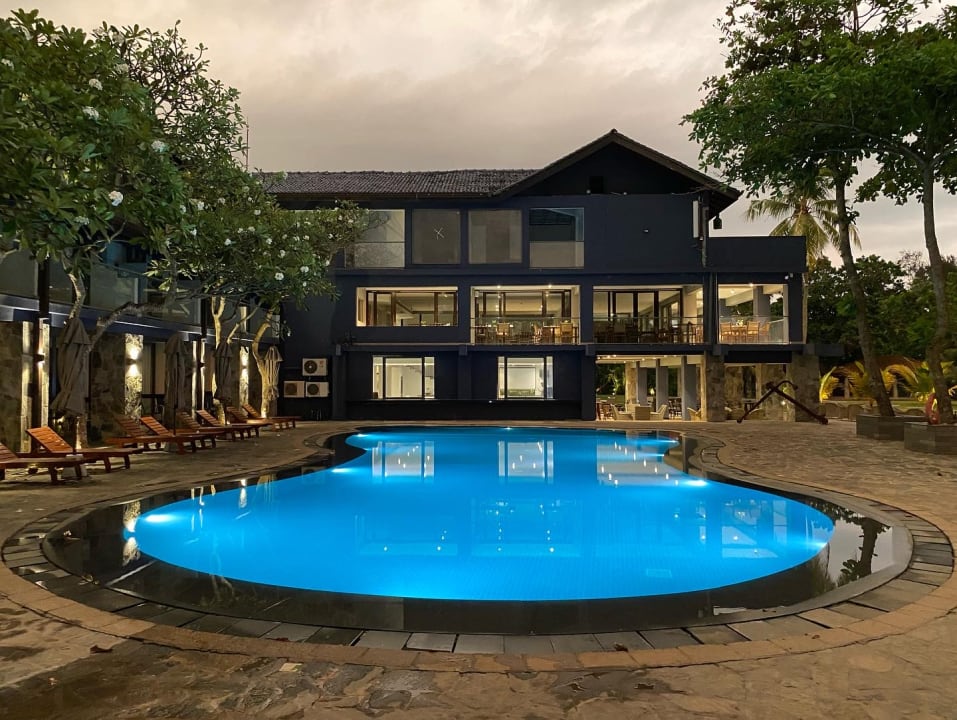 Pool Earl’s Reef Beruwala