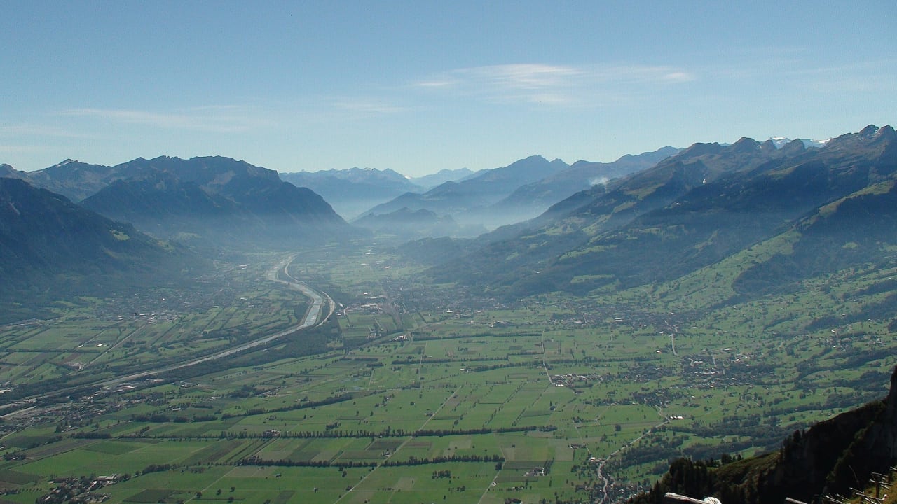 Blick von Staubernkanzel ins Rheintal Berggasthaus Bollenwees