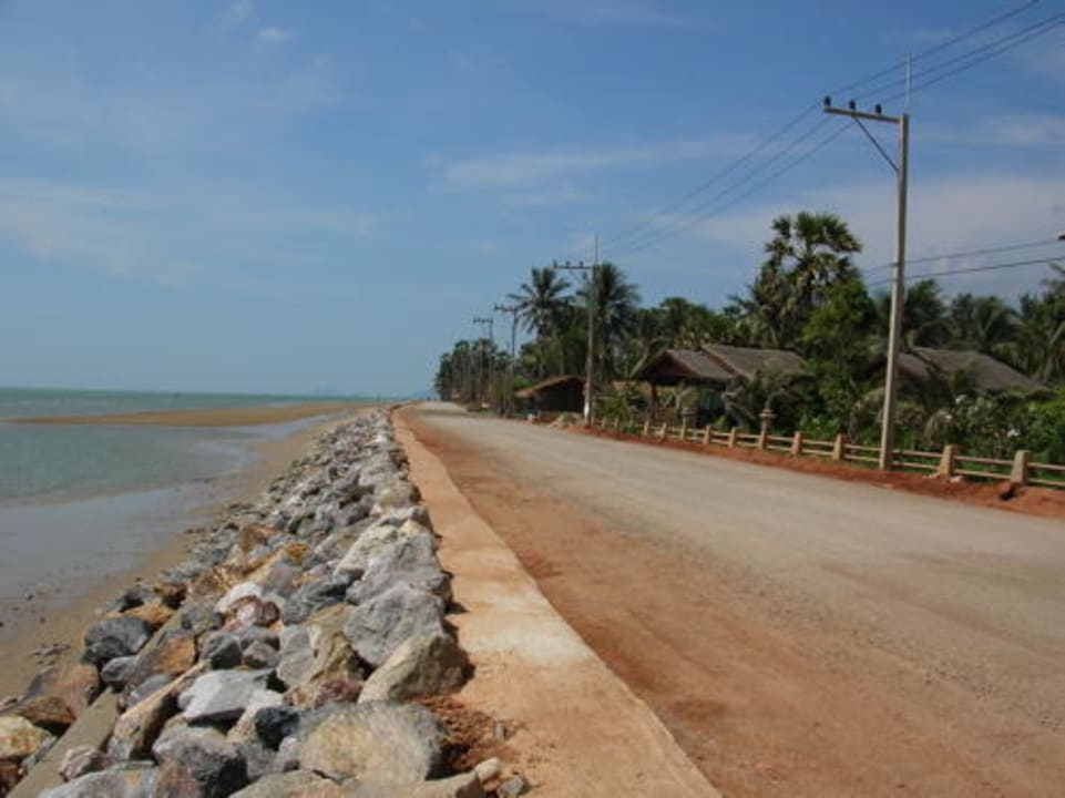 Staubpiste Hotel Pattawia Resort & Spa