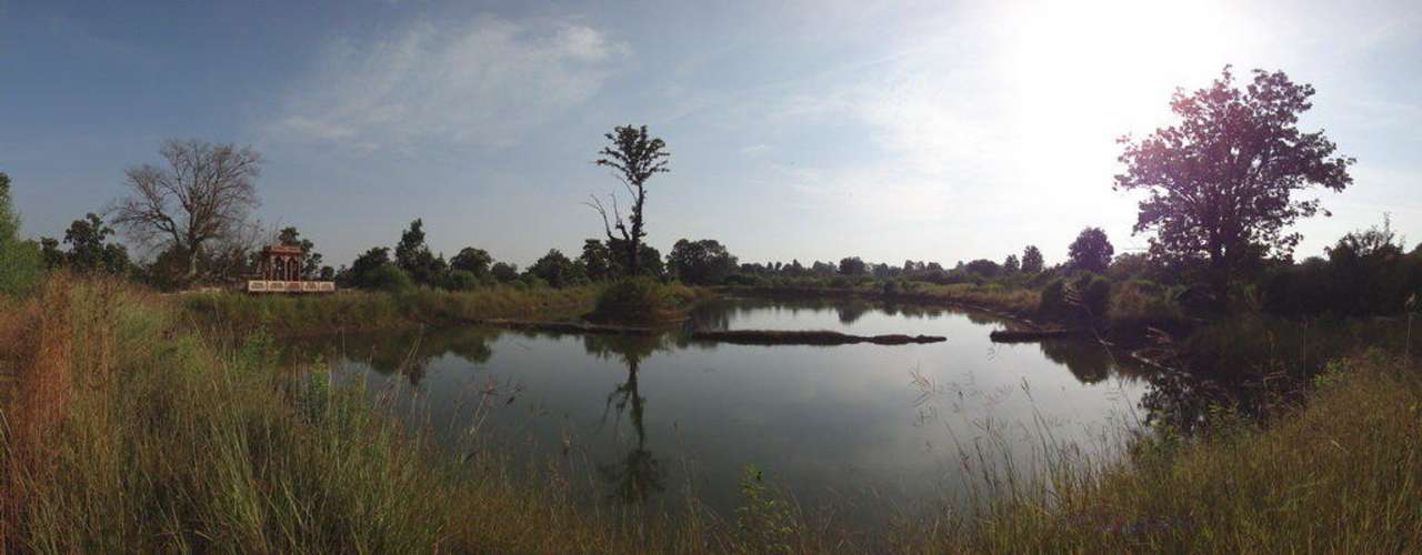 Teich vor dem Hotel The Baagh Resort