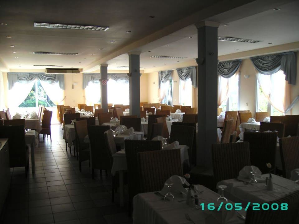 Restaurant Hotel Portes Beach