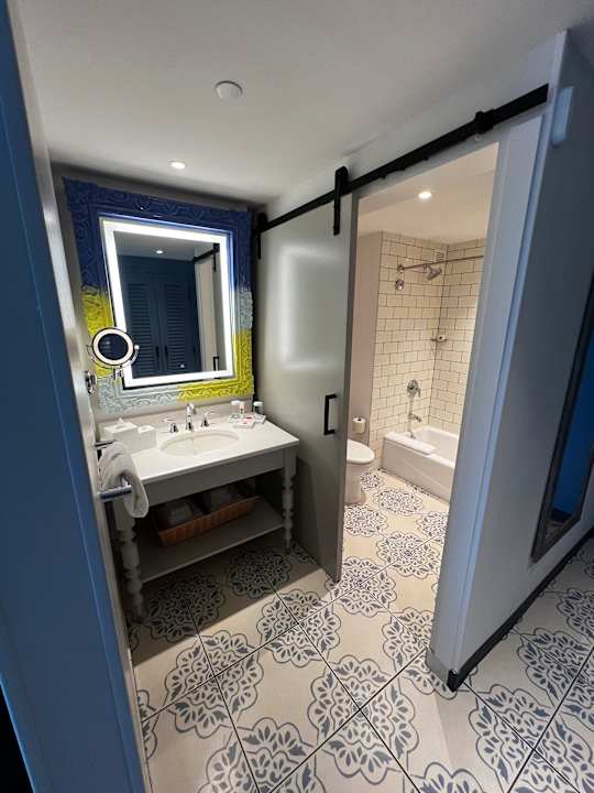 Zimmer Loews Sapphire Falls Resort at Universal Orlando