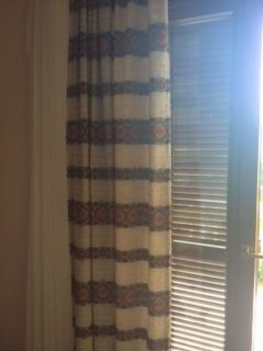 Vorhang mit seltsamen Geruch wenn man ihn bewegt Aktivhotel Marko