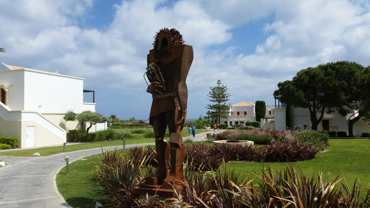 Kunstausstellungen  Neptune Luxury Resort