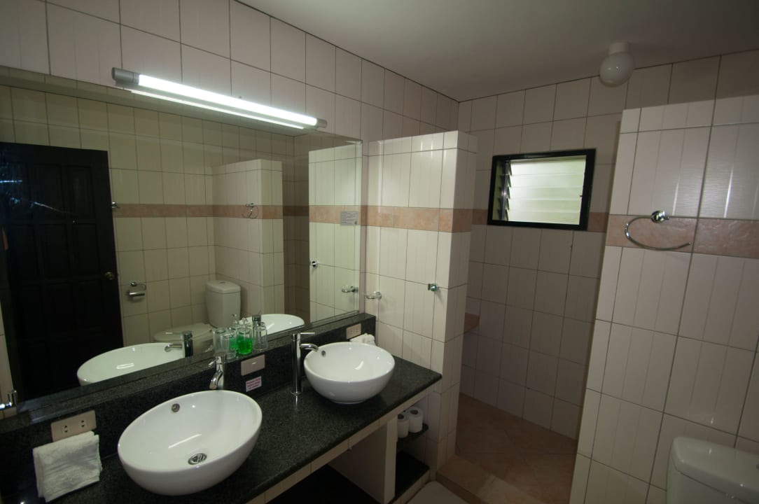 Bad Hotel Dolphin House