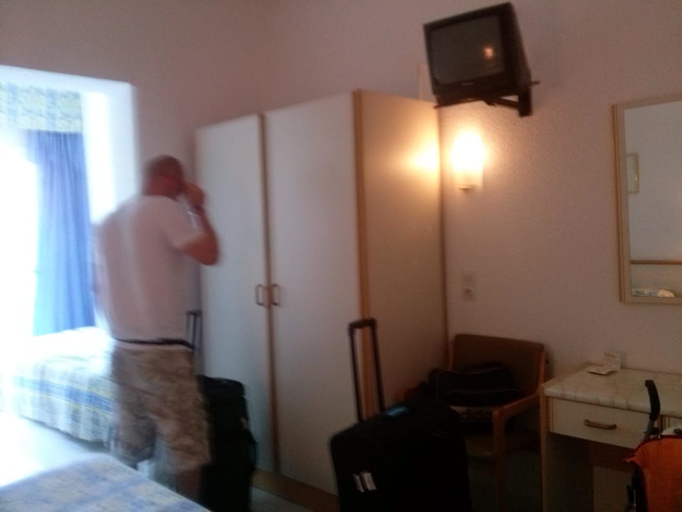 Safe im Schrank schloss +Schlüssel gegen pfand FERGUS Club Pineda Splash