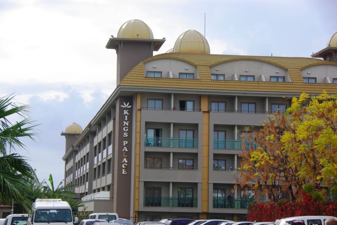 Von der Strasse aus gesehen 25-27.11. Aydinbey Kings Palace & Spa