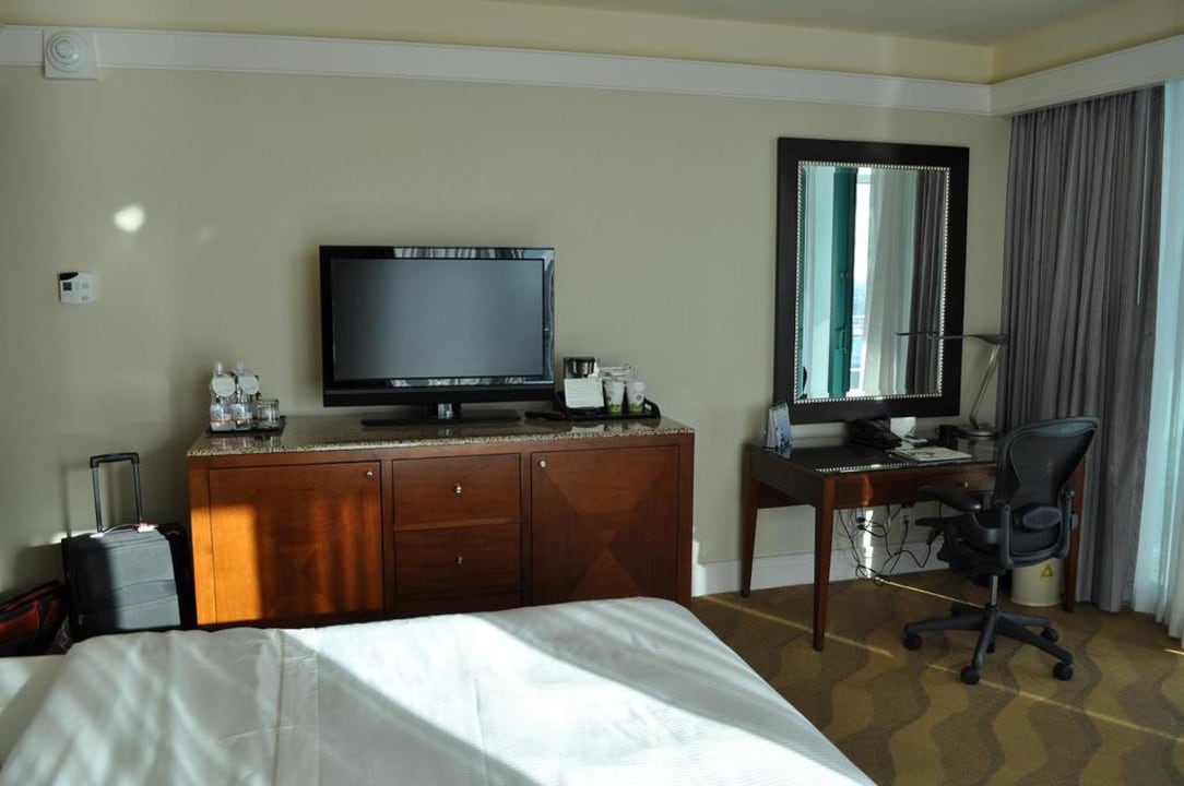 Zimmer Diplomat Resort & Spa Hollywood, Curio Collection by Hilton