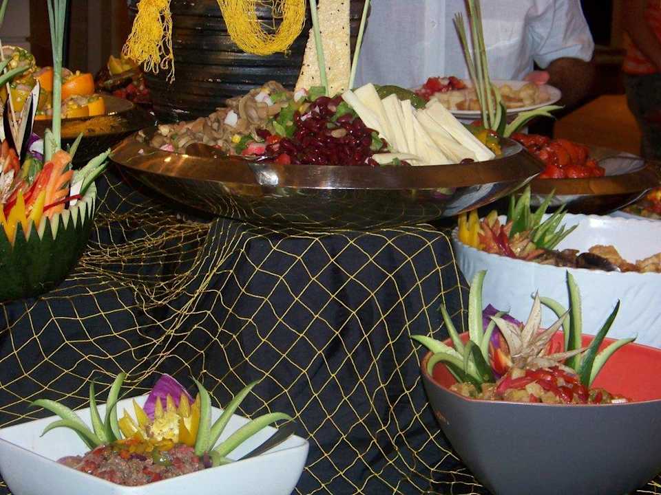 Buffet im Strandrestaurant Hotel Reef Oasis Palms