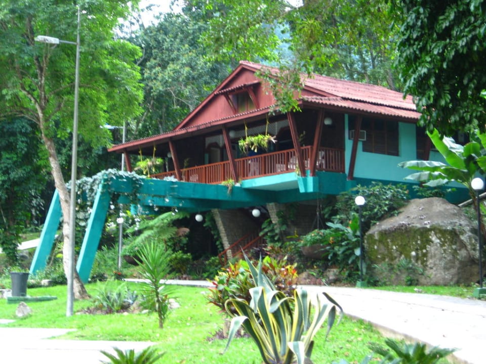 Haupthaus und Rezeption Hotel El Salton