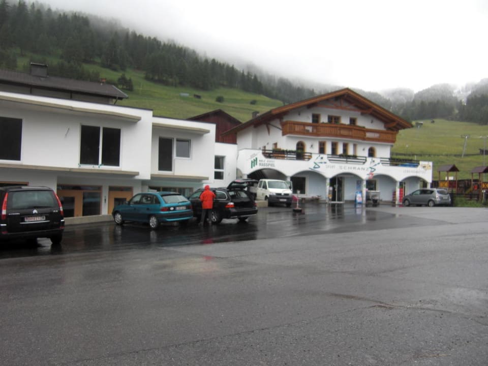 Hotelanbau und Sportgeschäft Erlebnishotel Fendels