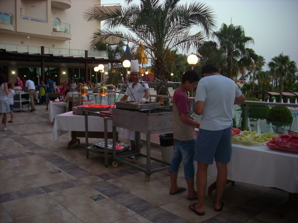 Dort gibt es gegrilltes Lamm Saphir Resort & Spa
