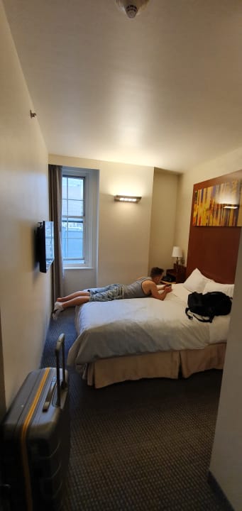Zimmer Hotel Club Quarters in Philadelphia