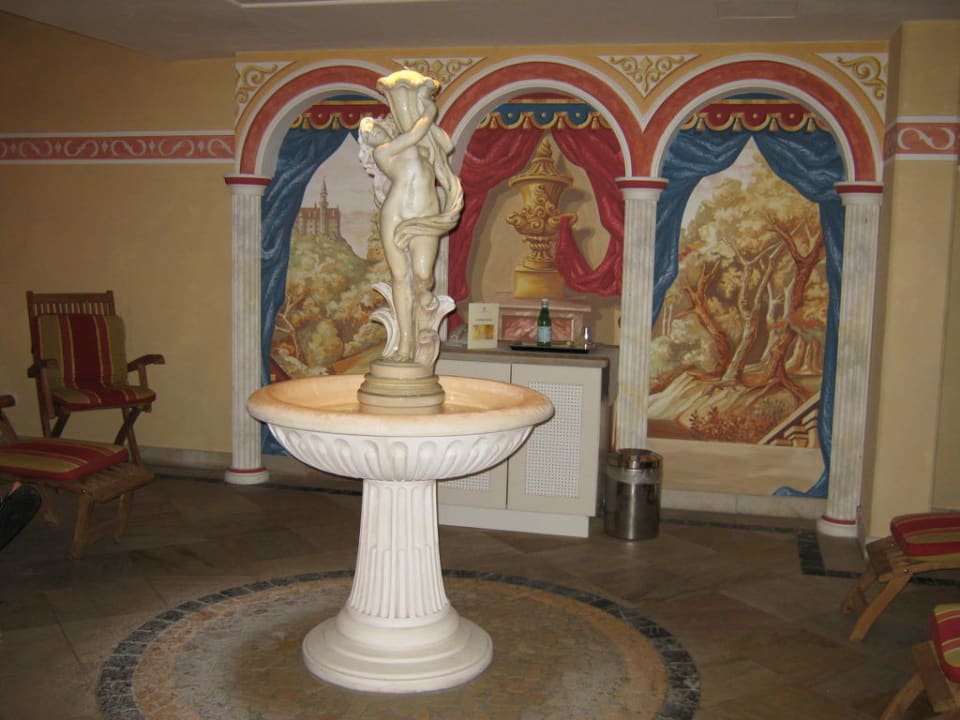Ruhebereich mit Brunnen Hotel Prinzregent München