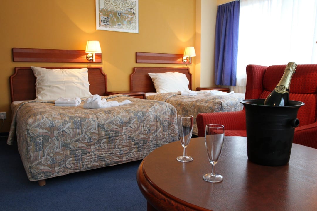 140cm bed  in First Class Parkhotel Sokolov