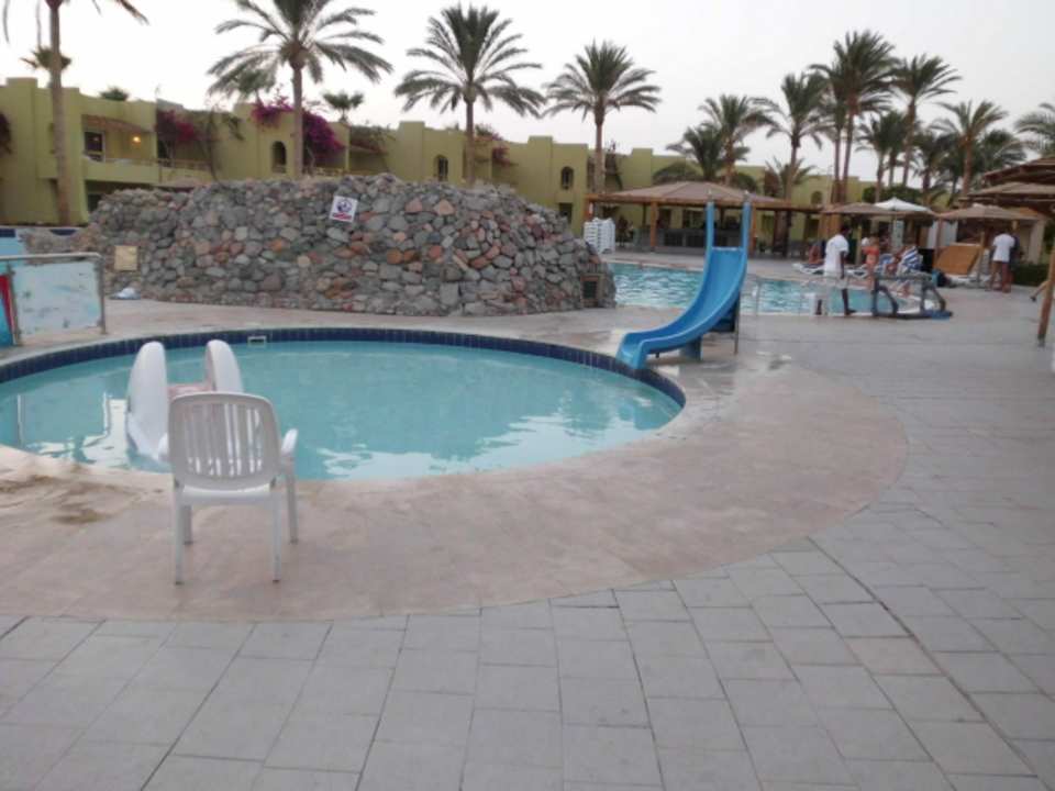 Pool Palm Beach Resort